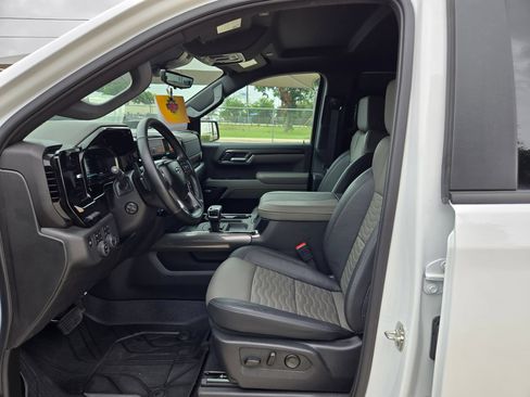 Certified 2025 Chevrolet Silverado 1500 ZR2 w/ Technology Package AWD/4WD image 9