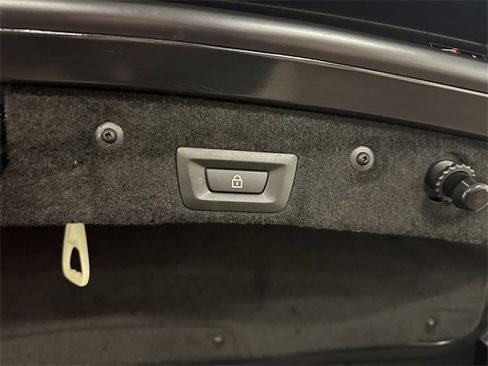 Used 2015 BMW M6 Convertible image 37