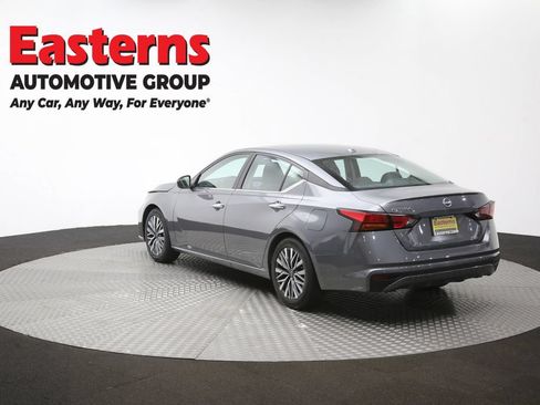 Used 2025 Nissan Altima 2.5 SV FWD image 64