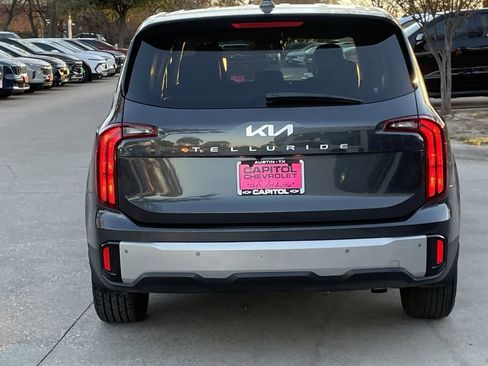 Used 2024 Kia Telluride LX image 5