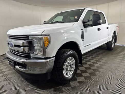 Used 2017 Ford F250 XLT AWD/4WD image 8