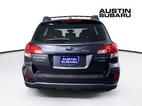 Used 2011 Subaru Outback 3.6R Limited AWD/4WD image 5