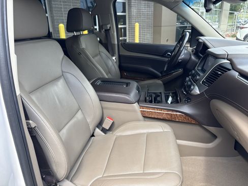 Used 2020 Chevrolet Tahoe Premier w/ Premier 6.2L Value Package image 33