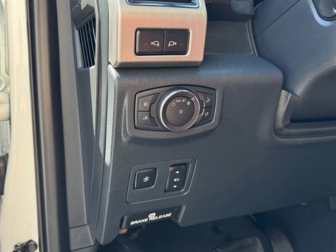 Used 2022 Ford F250 Platinum AWD/4WD image 25