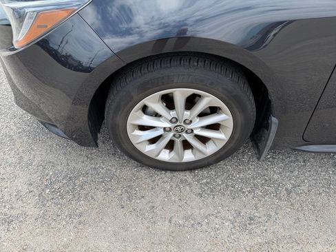 Used 2022 Toyota Corolla LE w/ LE Convenience Package FWD image 9