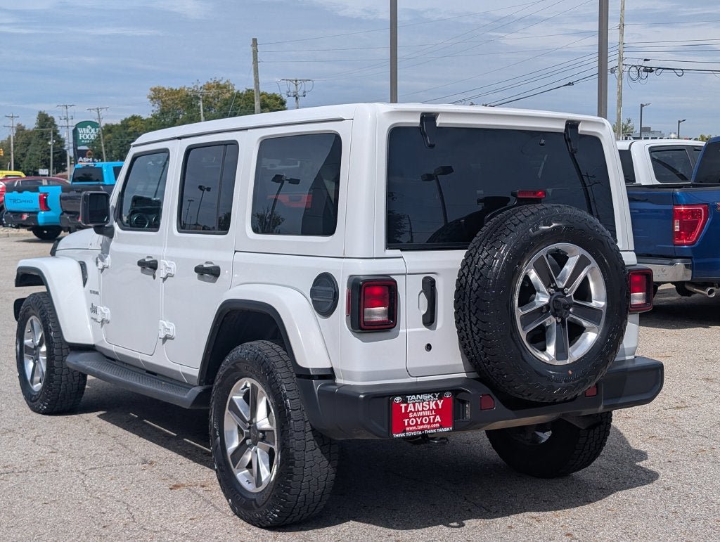 Used 2018 Jeep Wrangler Unlimited Sahara AWD/4WD image 6