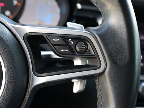 Used 2020 Porsche Macan image 37