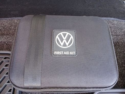 Used 2024 Volkswagen Atlas SE image 46