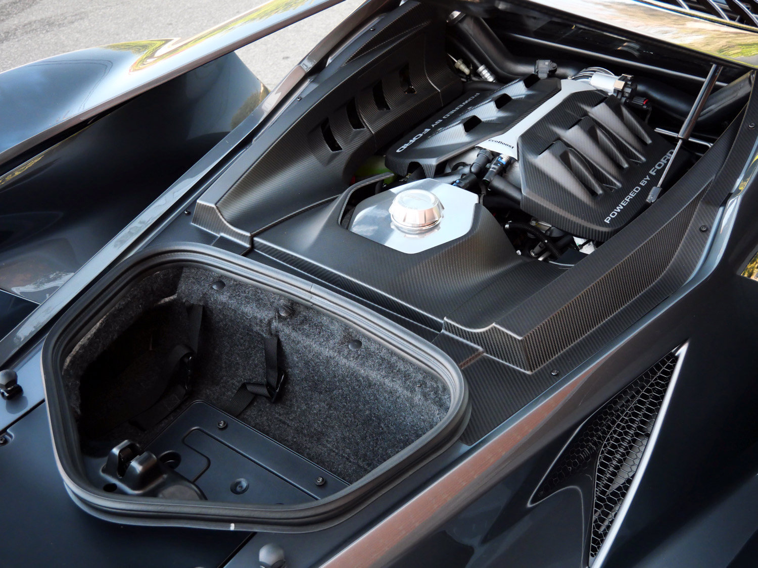 Used 2020 Ford GT Carbon Series RWD image 17