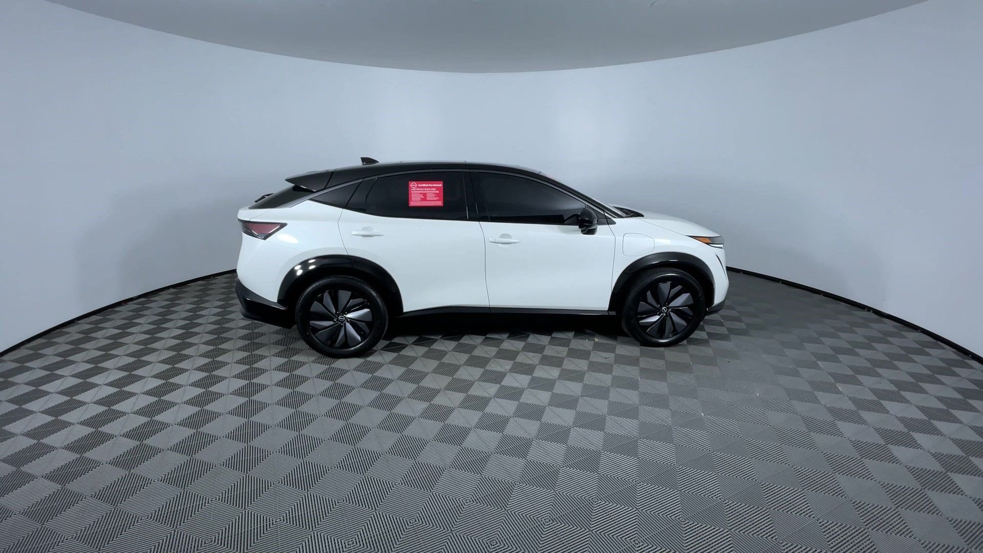 Certified 2024 Nissan Ariya AWD image 9
