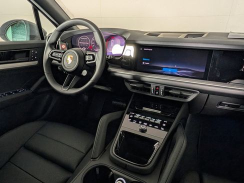 New 2026 Porsche Cayenne image 22