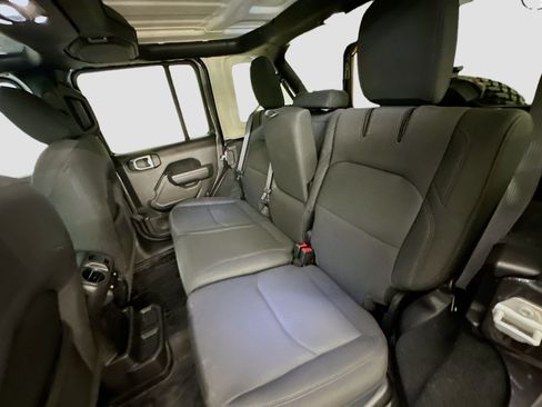 Used 2023 Jeep Wrangler Unlimited w/ Cold Weather Group AWD/4WD image 29
