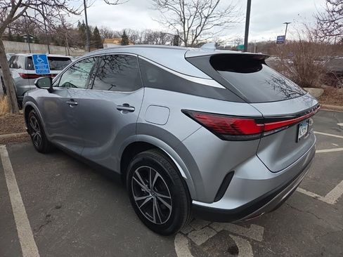 Used 2023 Lexus RX 350h w/ Cold Area Package image 4