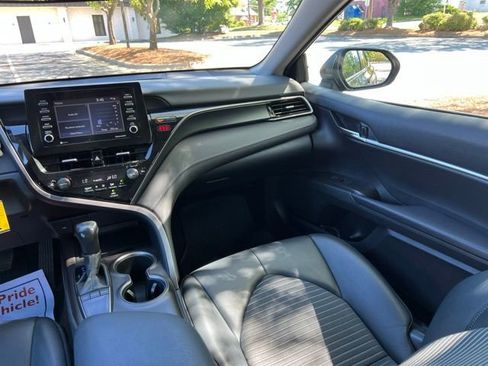 Used 2022 Toyota Camry SE FWD image 27