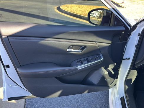 Used 2024 Nissan Sentra SR w/ SR Premium Package image 14