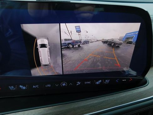 New 2026 Chevrolet Suburban High Country image 37