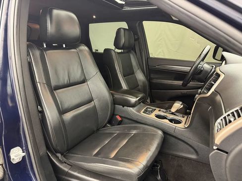 Used 2017 Jeep Grand Cherokee Limited AWD/4WD image 32