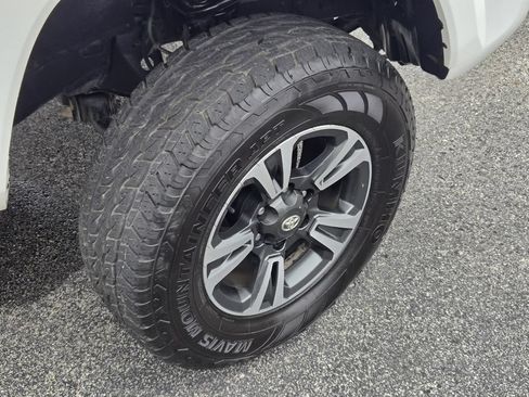 Used 2019 Toyota Tacoma TRD Sport RWD image 7