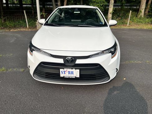 Used 2025 Toyota Corolla LE FWD image 8