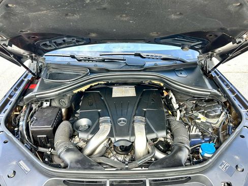 Used 2013 Mercedes-Benz GL 550 4MATIC image 34