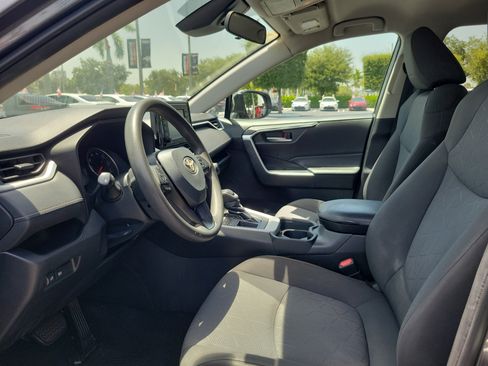 Used 2021 Toyota RAV4 XLE FWD image 19