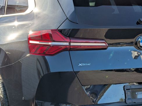 Used 2025 BMW X3 xDrive30i w/ Premium Package image 13