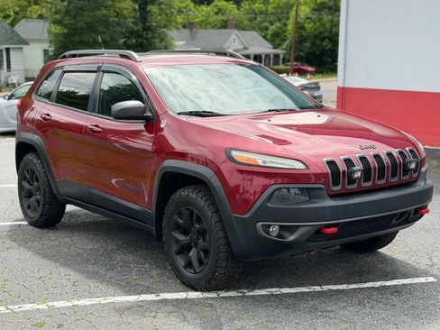 Used 2014 Jeep Cherokee Trailhawk w/ Technology Group AWD/4WD image 3