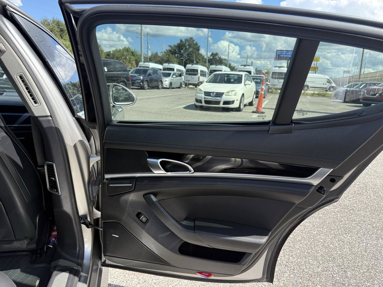 Used 2013 Porsche Panamera S RWD image 40