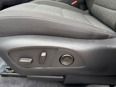 Used 2025 GMC Acadia Elevation image 19