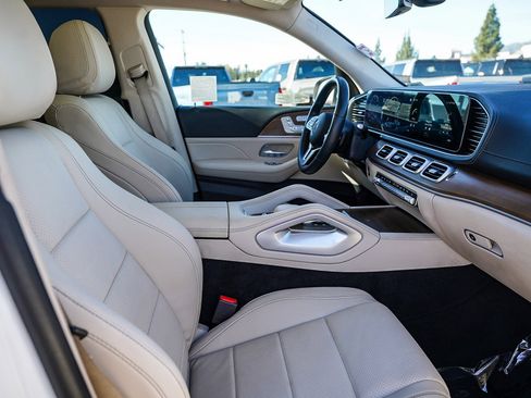 Used 2022 Mercedes-Benz GLS 450 4MATIC image 18