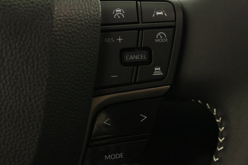 Used 2025 Toyota Camry SE w/ Convenience Package FWD image 23