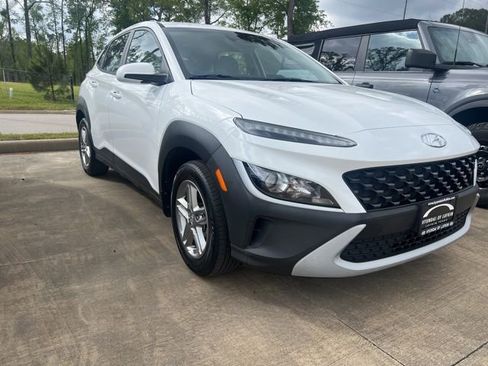 Certified 2022 Hyundai Kona SE image 1