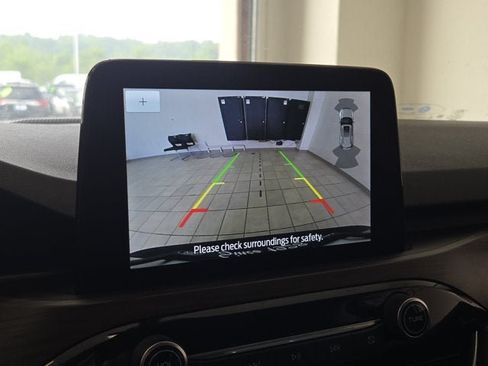 Used 2020 Ford Escape Titanium FWD image 25