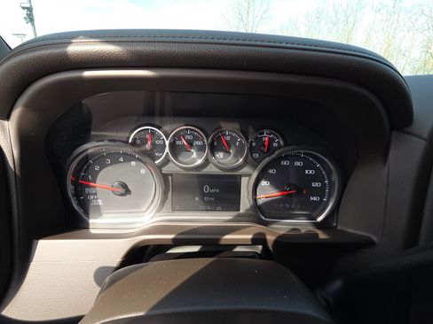 Used 2022 Chevrolet Silverado 1500 LTZ w/ Z71 Off-Road Package image 17