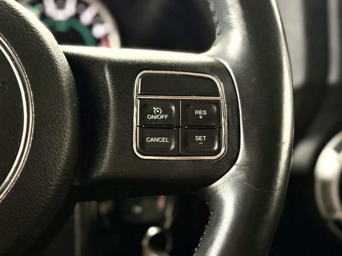 Used 2014 Jeep Wrangler Unlimited Sahara w/ Connectivity Group AWD/4WD image 18