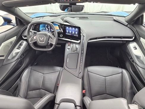 Used 2023 Chevrolet Corvette Stingray Preferred Conv w/ Z51 Performance Package RWD image 10