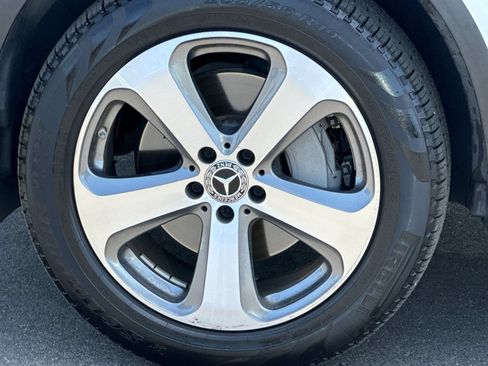 Certified 2022 Mercedes-Benz GLC 300 image 32