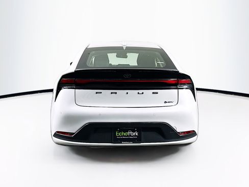 Used 2024 Toyota Prius LE image 7