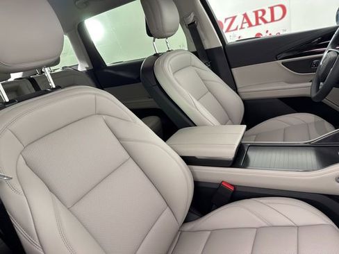 New 2026 Lincoln Nautilus Premier image 19