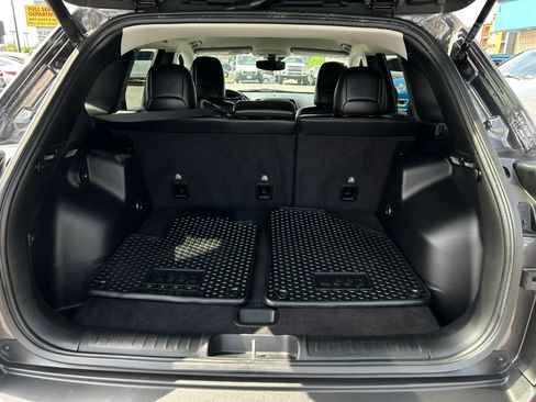 Used 2021 Jeep Cherokee Trailhawk w/ Trailer Tow Group AWD/4WD image 27