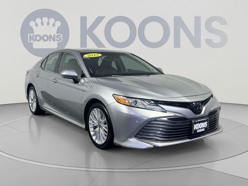 Used 2018 Toyota Camry XLE w/ Audio Package FWD image 2