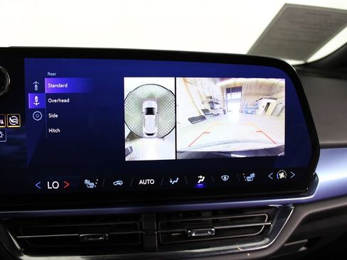 Used 2025 Chevrolet Equinox EV LT w/ Convenience Package image 19