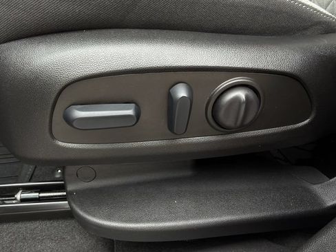 Used 2022 Chevrolet Equinox LT FWD image 27