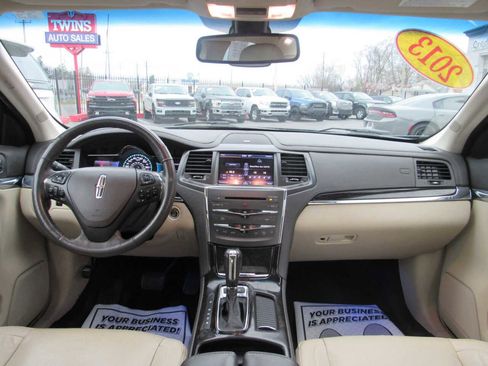 Used 2013 Lincoln MKS AWD image 21