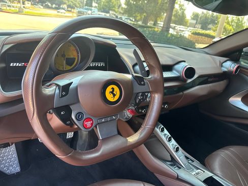 Used 2021 Ferrari 812 GTS RWD image 6