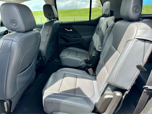 Used 2018 Chevrolet Traverse Premier image 12