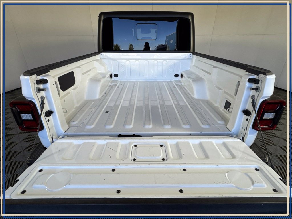 Certified 2026 Jeep Gladiator Mojave AWD/4WD image 45