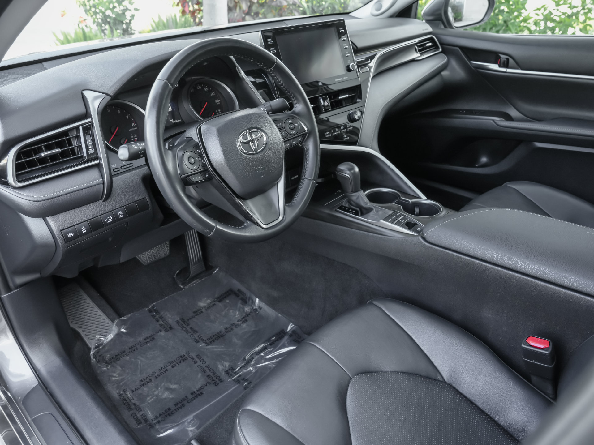 Used 2022 Toyota Camry XSE w/ Navigation Package FWD image 4