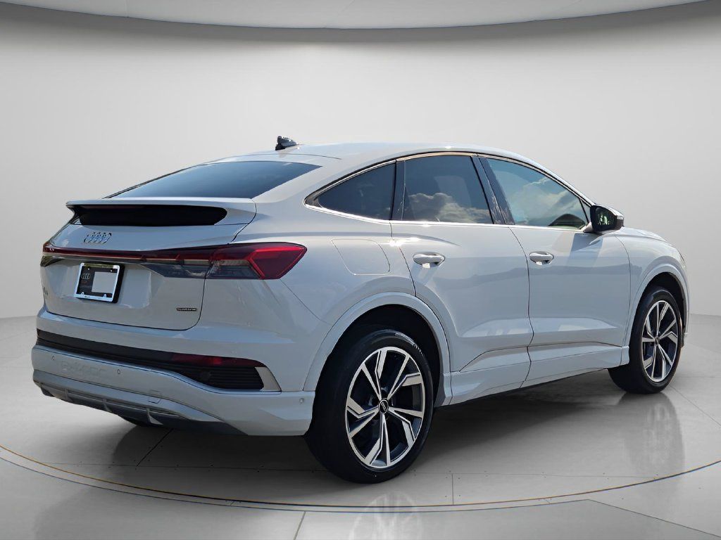 Used 2023 Audi Q4 e-tron Premium Plus w/ Premium Plus AWD/4WD image 7