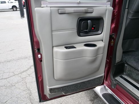 Used 2014 Chevrolet Express 1500 RWD image 31